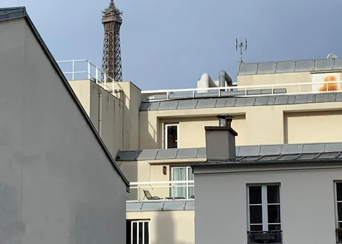 Vue Sur La Tour Eiffel * Paris